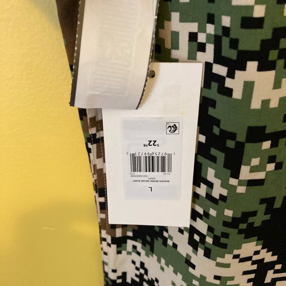 Snoop Dogg button-down short sleeve camo shirt - Picture 9 of 10